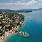 1 Bedroom Lovely In * Njivice