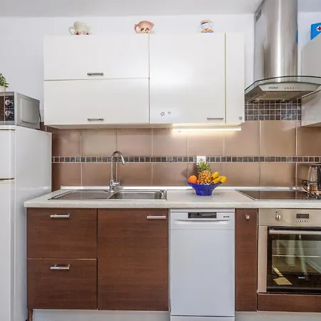 Stunning In With Kitchen
