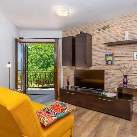 Stunning In With Kitchen