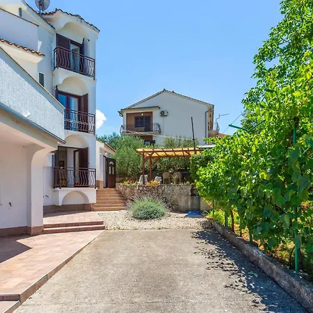Stunning In With Kitchen Apartment Njivice
