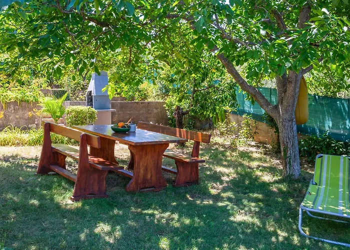 Appartement Stunning In With Wifi Njivice