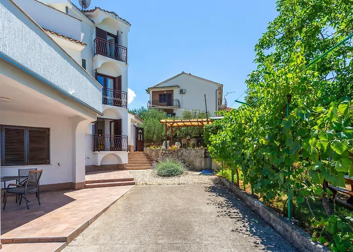 Stunning In With Wifi Appartement Njivice