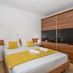 1 Bedroom Lovely In Διαμέρισμα Njivice