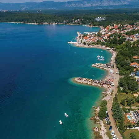 1 Bedroom Lovely In Διαμέρισμα Njivice